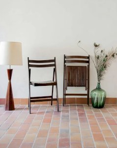 Claude, the pair of folding chairs No. 858