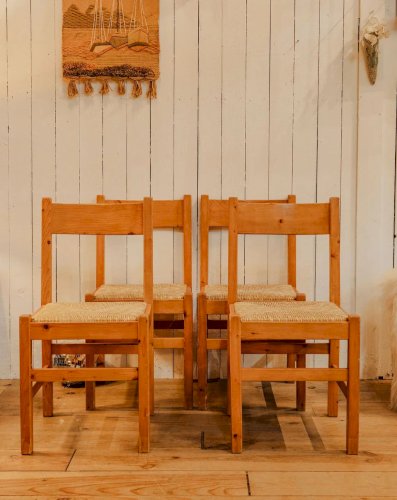 Claude, le lot de 4 chaises en bois N°801