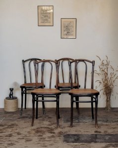 Claude, le lot de 4 chaises Thonet N°965
