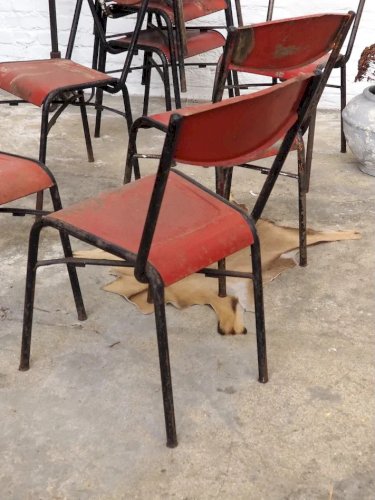 Claude, le lot de 9 chaises patinées N°1024