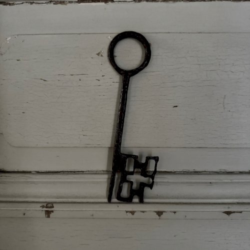 Clé en fer forgé Haute Époque curiosité M3654