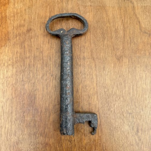 Clé en fer forgé Haute Époque L9302