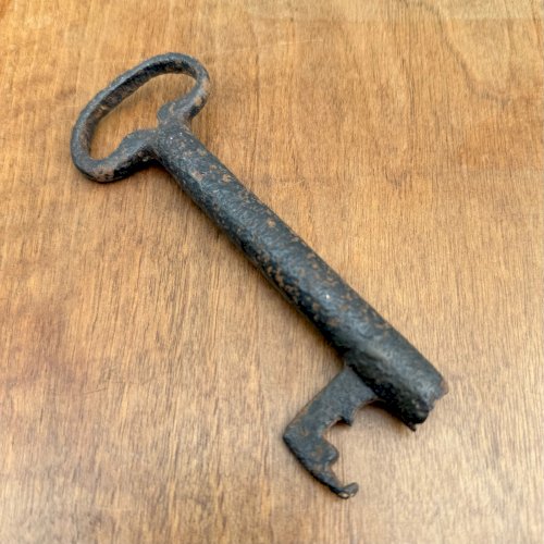 Clé en fer forgé Haute Époque L9302
