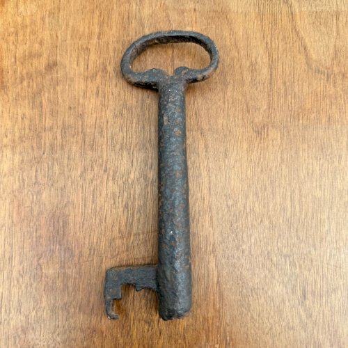 Clé en fer forgé Haute Époque L9302