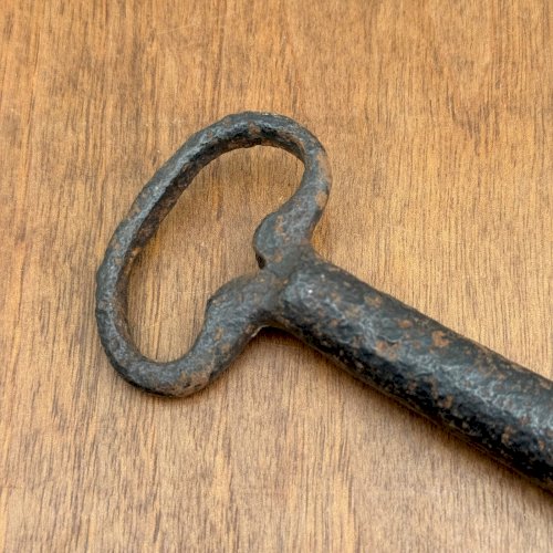 Clé en fer forgé Haute Époque L9302