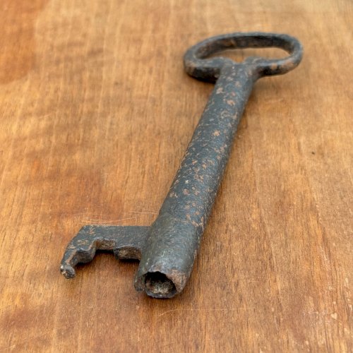 Clé en fer forgé Haute Époque L9302