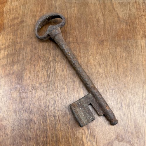 Clé en fer forgé Haute Époque L9307