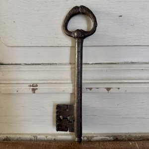 Clé en fer forgé Haute Époque M3656