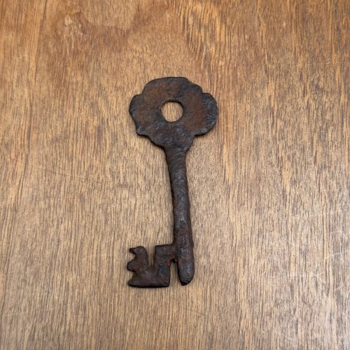 Clé Haute Époque en fer forgé  L9312