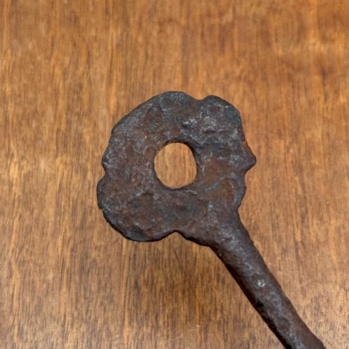 Clé Haute Époque en fer forgé  L9312