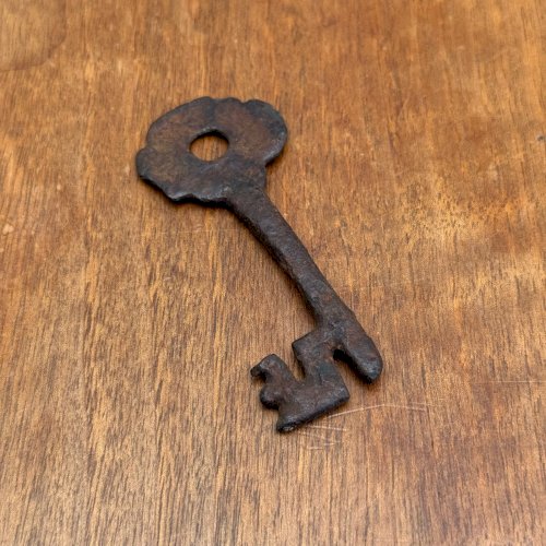 Clé Haute Époque en fer forgé  L9312