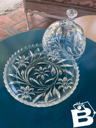 Cloche à fromage vintage en verre moulé