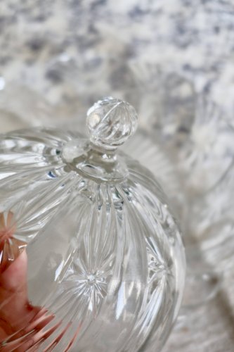 Cloche à fromage vintage en verre pressé