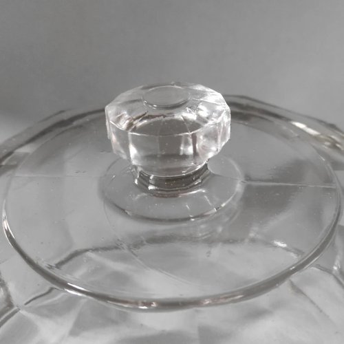 Cloche ancienne en verre pressé moulé