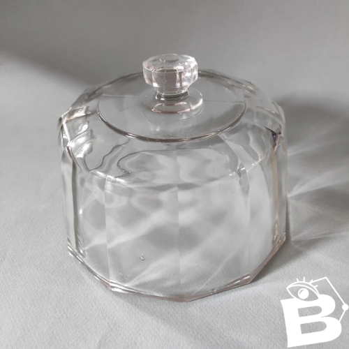 Cloche ancienne en verre pressé moulé