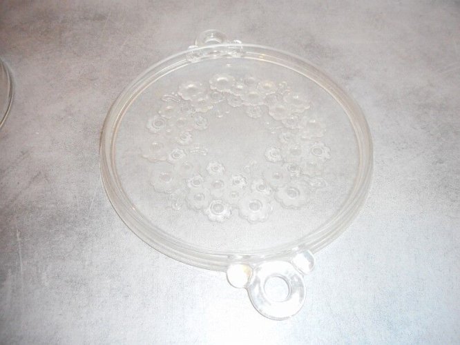 CLOCHE DE TABLE AVEC SON PLATEAU EN CRISTAL