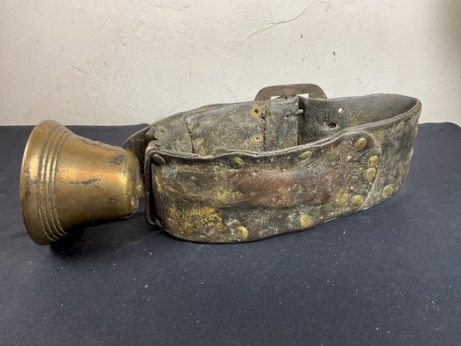 CLOCHE DE VACHE BRONZE & COLLIER CUIR , SONNAILLE ALPAGE