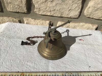 CLOCHE EN BRONZE DE STYLE ANCIEN PORTE PORTAIL AVEC BELLE  RÉSONANCE -