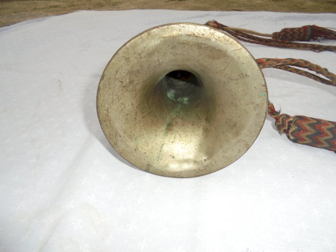trompette de cavalerie  francaise et son cordon 