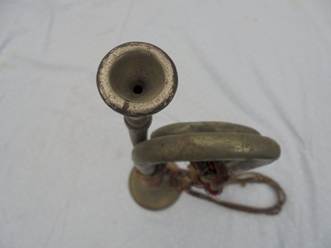 trompette de cavalerie  francaise et son cordon 