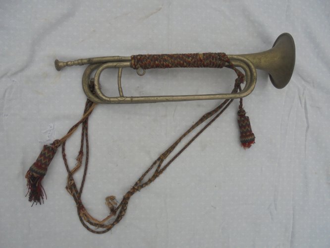 trompette de cavalerie  francaise et son cordon 