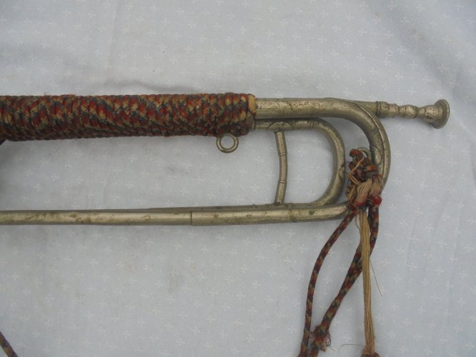 trompette de cavalerie  francaise et son cordon 