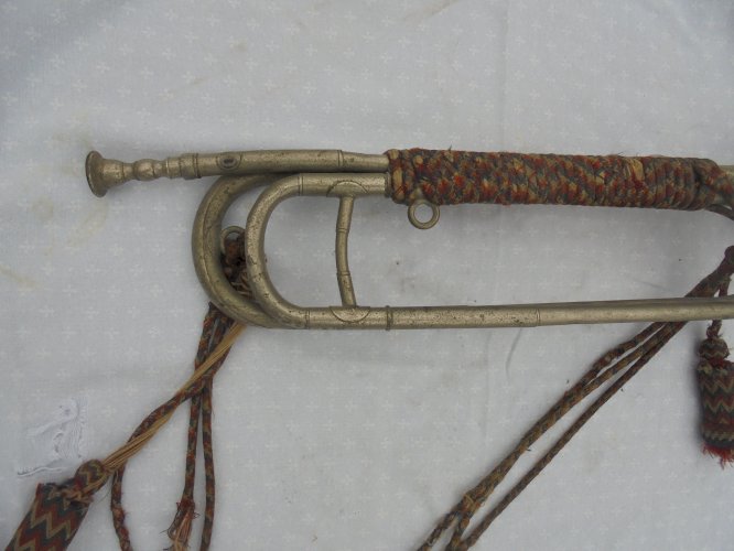 trompette de cavalerie  francaise et son cordon 