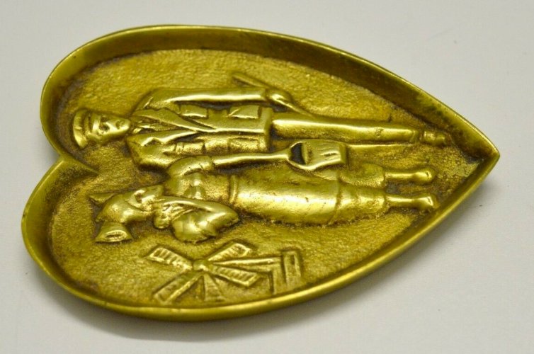 -COEUR VIDE POCHE BRONZE GRIVOIS SOLDAT AMERICAIN/ANGLAIS/ALSACIENNE double face