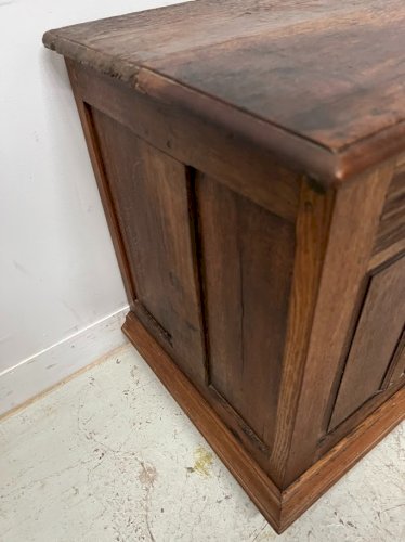 Coffre de style en chêne massif XVIII siècle