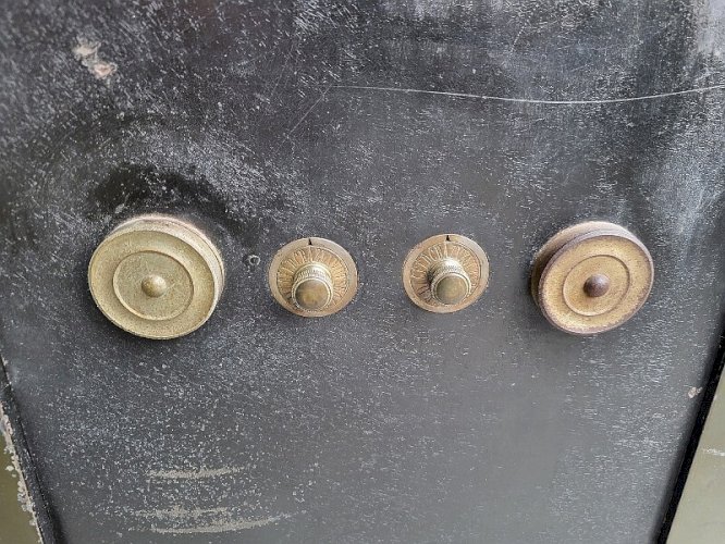 COFFRE FORT INCOMBUSTIBLE SYSTEME BAUCHE BREVETE SGDG USINE A GUEUX REF JE