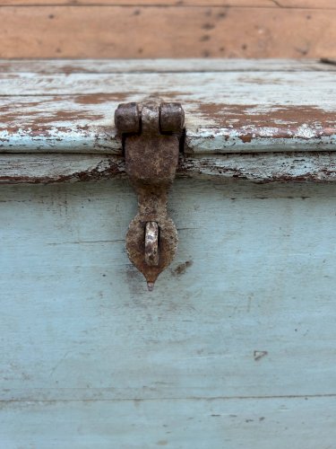 coffre -table basse en teck birman ave patine dorigine