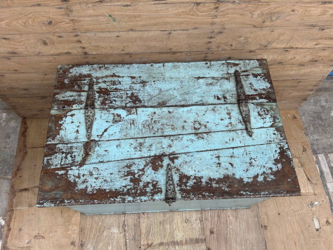 coffre -table basse en teck birman ave patine dorigine