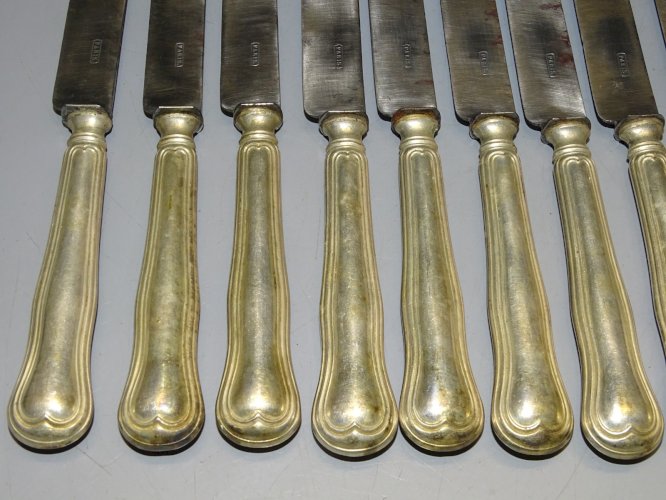 -COFFRET  12  COUTEAUX LAMES Gravées PARIS MANCHES Métal Argenté jus Grenier   D