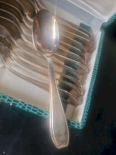 Coffret  12 Petites Cuillères à Café. /dessert metal argenté