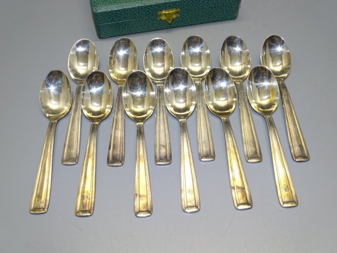 -COFFRET 12 PETITES CUILLERES METAL ARGENTE COFFRET PIERRE LASSORT ANGOULEME   D