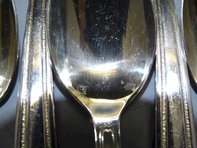 -COFFRET 12 PETITES CUILLERES METAL ARGENTE COFFRET PIERRE LASSORT ANGOULEME   D