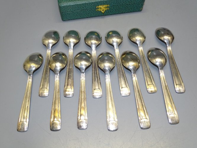 -COFFRET 12 PETITES CUILLERES METAL ARGENTE COFFRET PIERRE LASSORT ANGOULEME   D