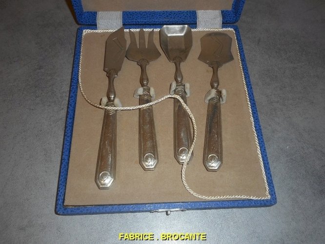 COFFRET A MIGNARDISES ART DECO