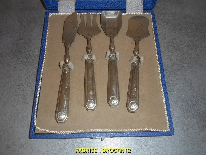 COFFRET A MIGNARDISES ART DECO