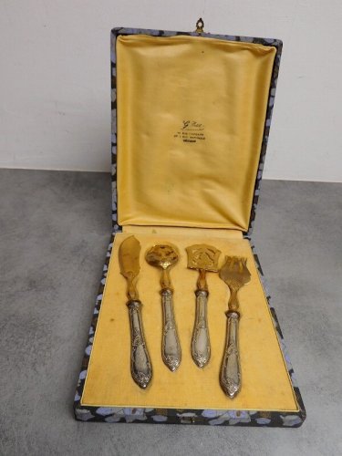 COFFRET A MIGNARDISES EN ARGENT FOURRE POINCON MINERVE