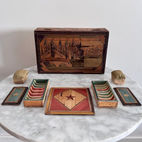 Coffret à ouvrage en marqueterie de paille fin XVIIIe début XIXe M3680