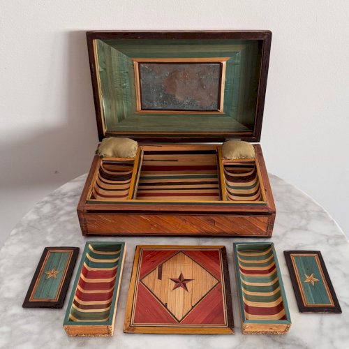 Coffret à ouvrage en marqueterie de paille fin XVIIIe début XIXe M3680