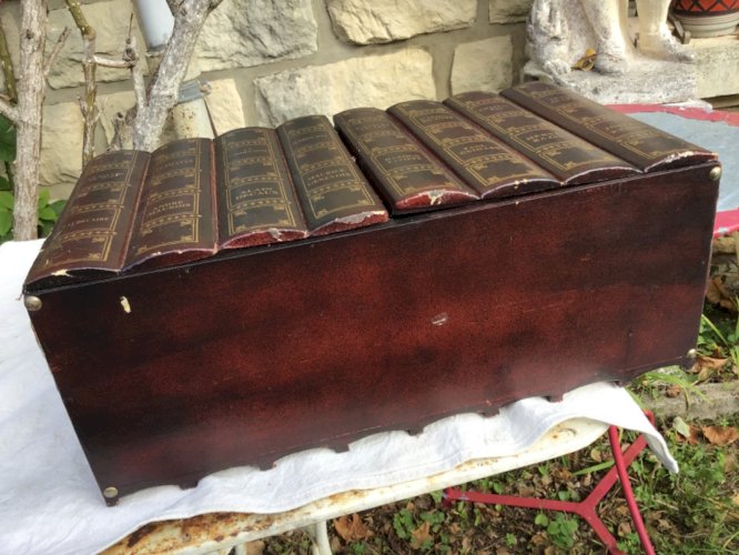 COFFRET ancien TROMPE L'OEIL de LIVRES en bois BOIS. Boîte à secrets