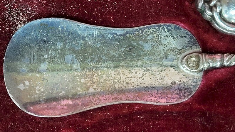 COFFRET D'ARGENTERIE EN ARGENT MASSIF ET FOURRE POINCON MINERVE DE 488 GRAMMES