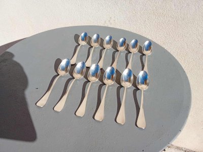 Coffret de 12 petites cuillères en métal argenté