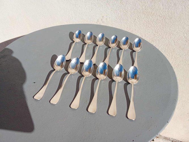 Coffret de 12 petites cuillères en métal argenté