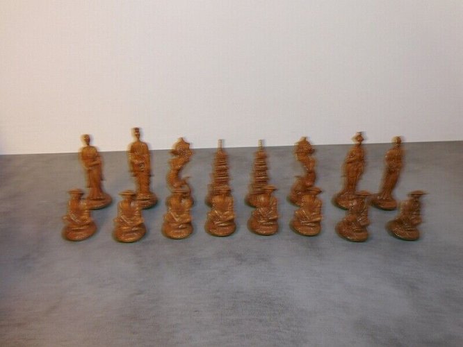 COFFRET DE JEU D'ECHEC DE 32 PIECES