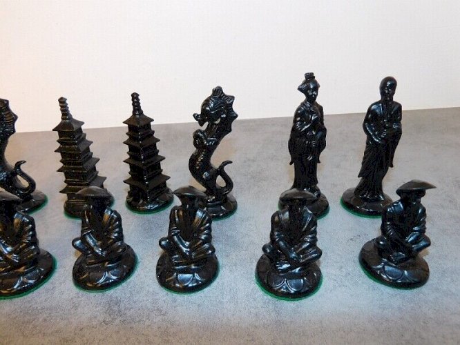 COFFRET DE JEU D'ECHEC DE 32 PIECES