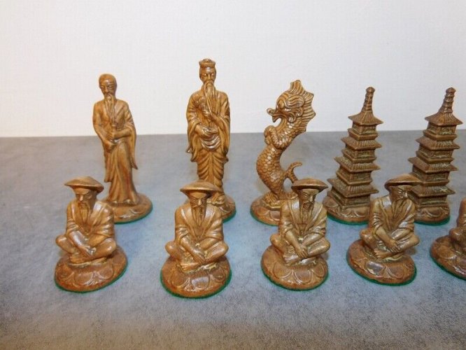 COFFRET DE JEU D'ECHEC DE 32 PIECES