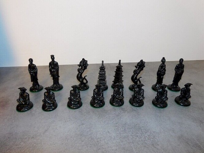 COFFRET DE JEU D'ECHEC DE 32 PIECES